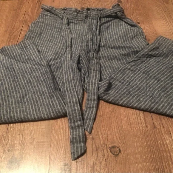 Banana Republic 3/4 pants - Picture 1 of 4